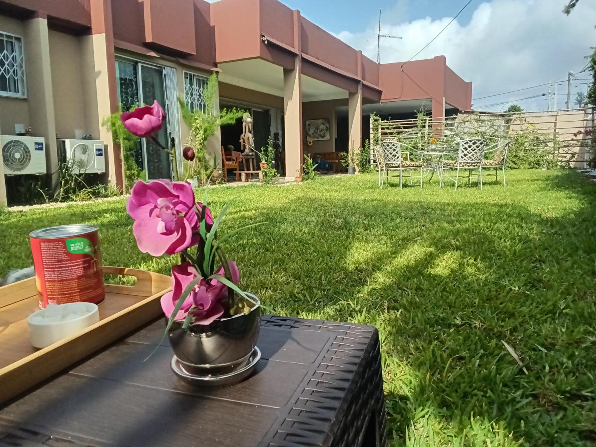 Maison Katia Abidjan Buitenkant foto